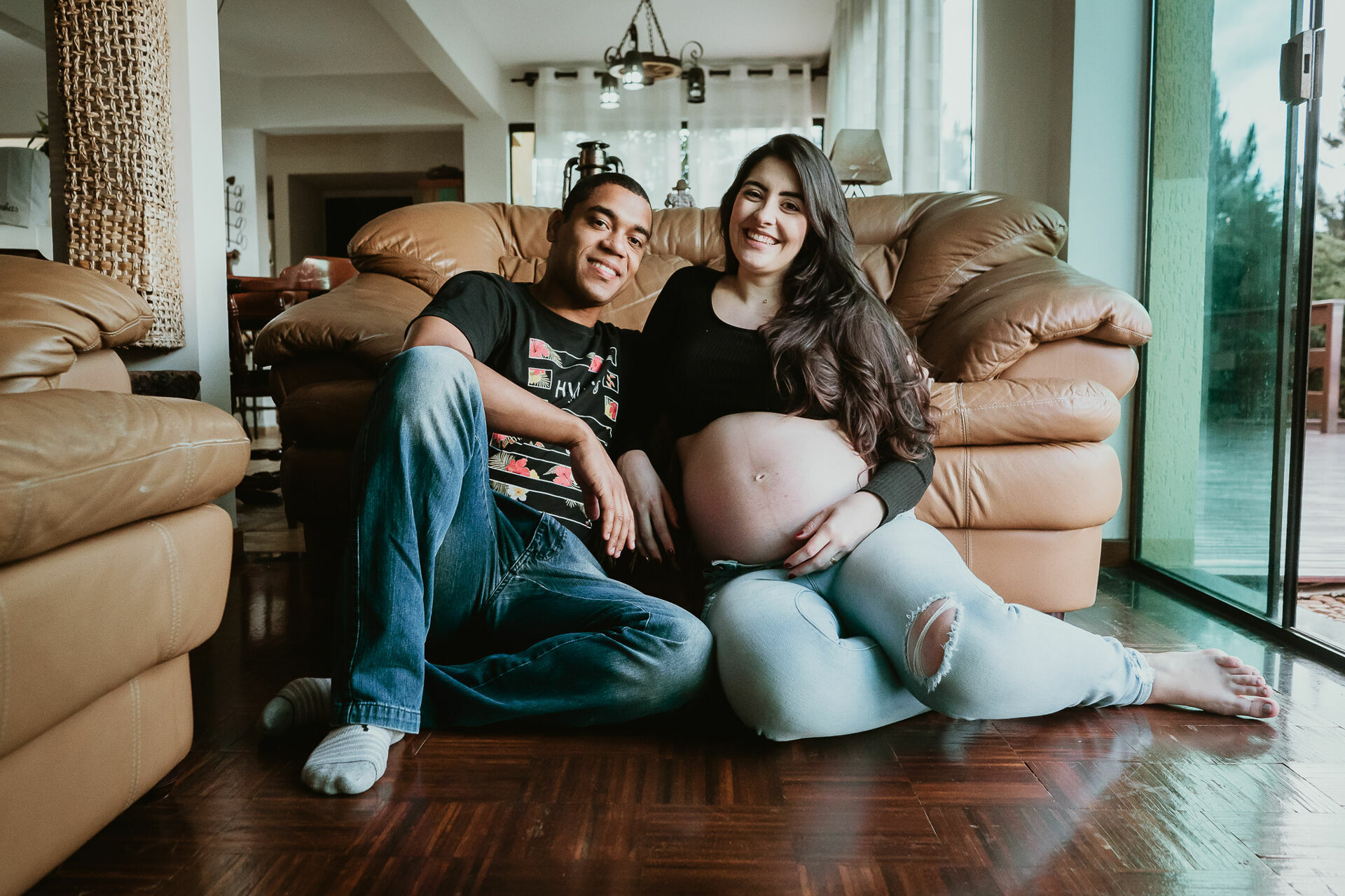 Foto Inspirações de poses para gestantes em casa Foto Inspirações de poses para gestantes em casa - Imagem 28