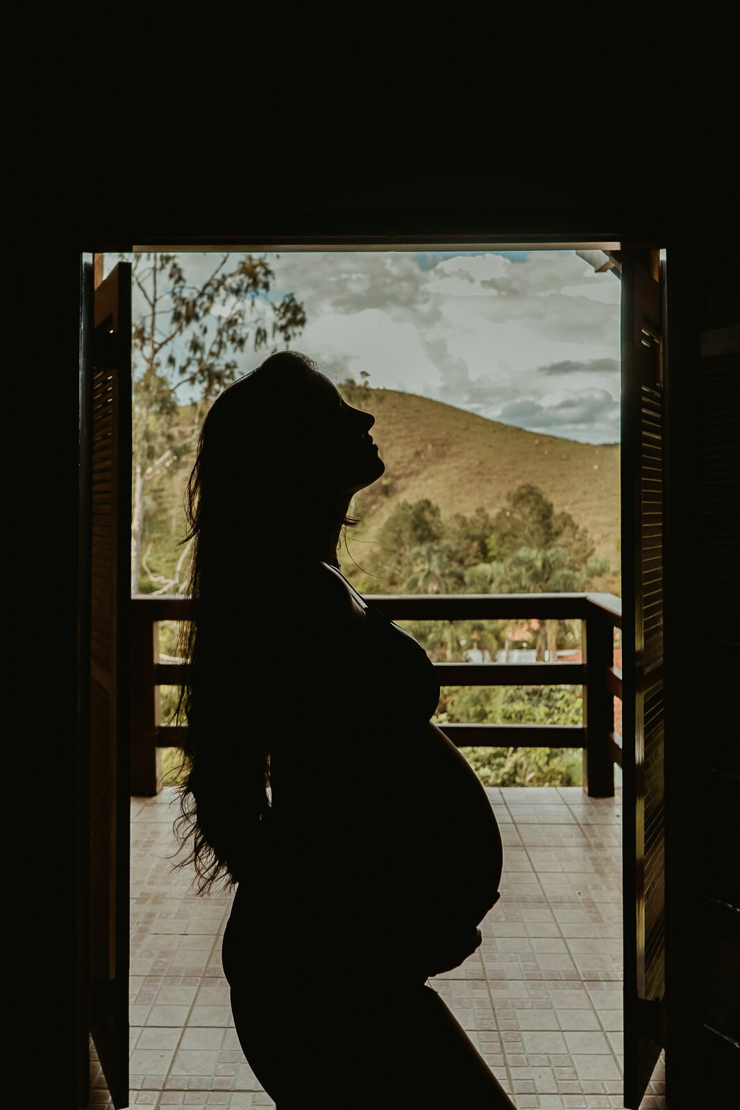 Foto Inspirações de poses para gestantes em casa Foto Inspirações de poses para gestantes em casa - Imagem 22