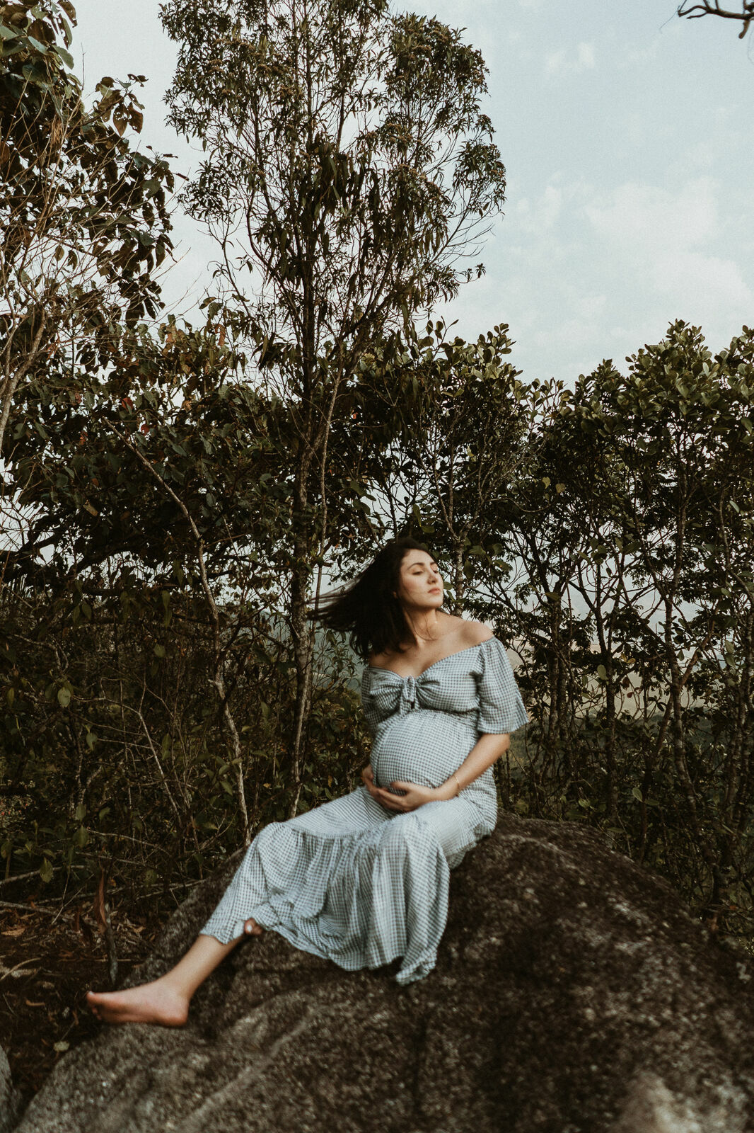 Foto Inspirações de poses para gestantes na natureza Foto Inspirações de poses para gestantes na natureza - Imagem 3